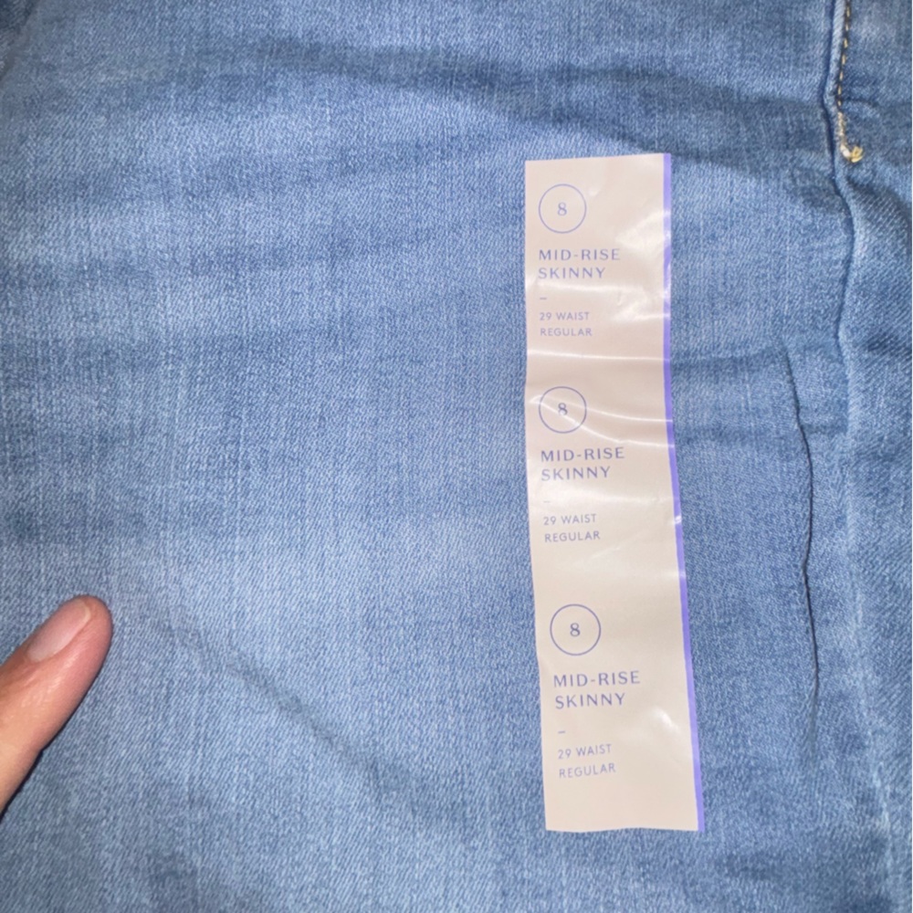Target: Universal Threads NWT JEANS - Picture 2 of 4